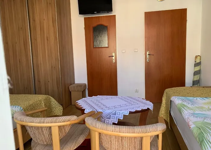 Goscinne Matros Устроне-Морске